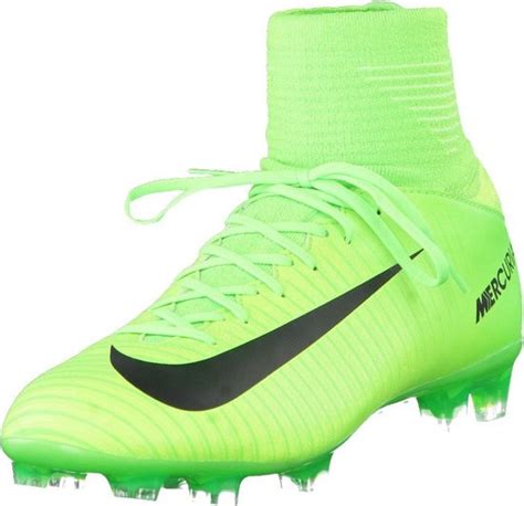 hoeveel kost nike voetbalschoenen|voetbalschoenen Nike.